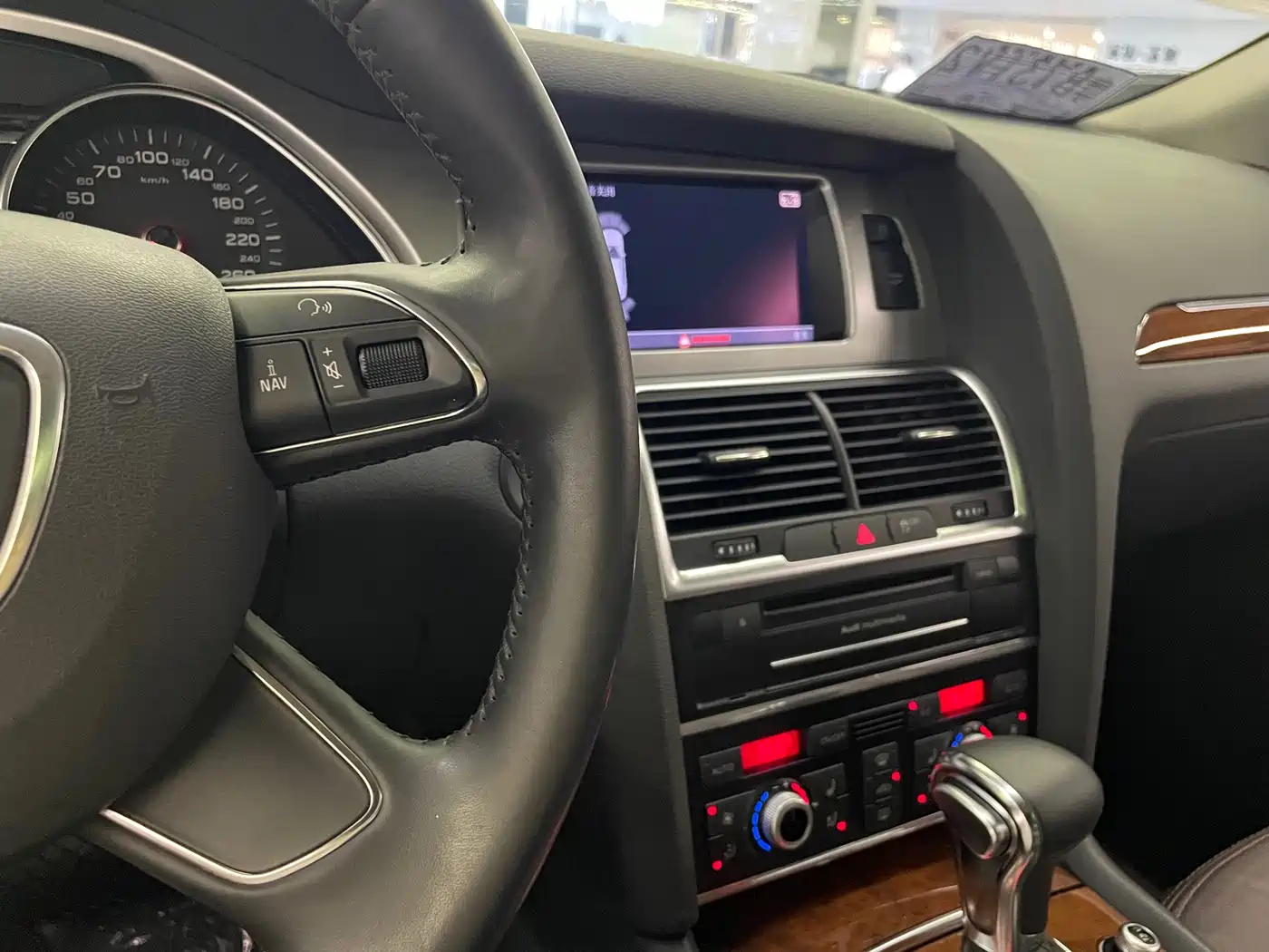 Фото 22 - Audi Q7