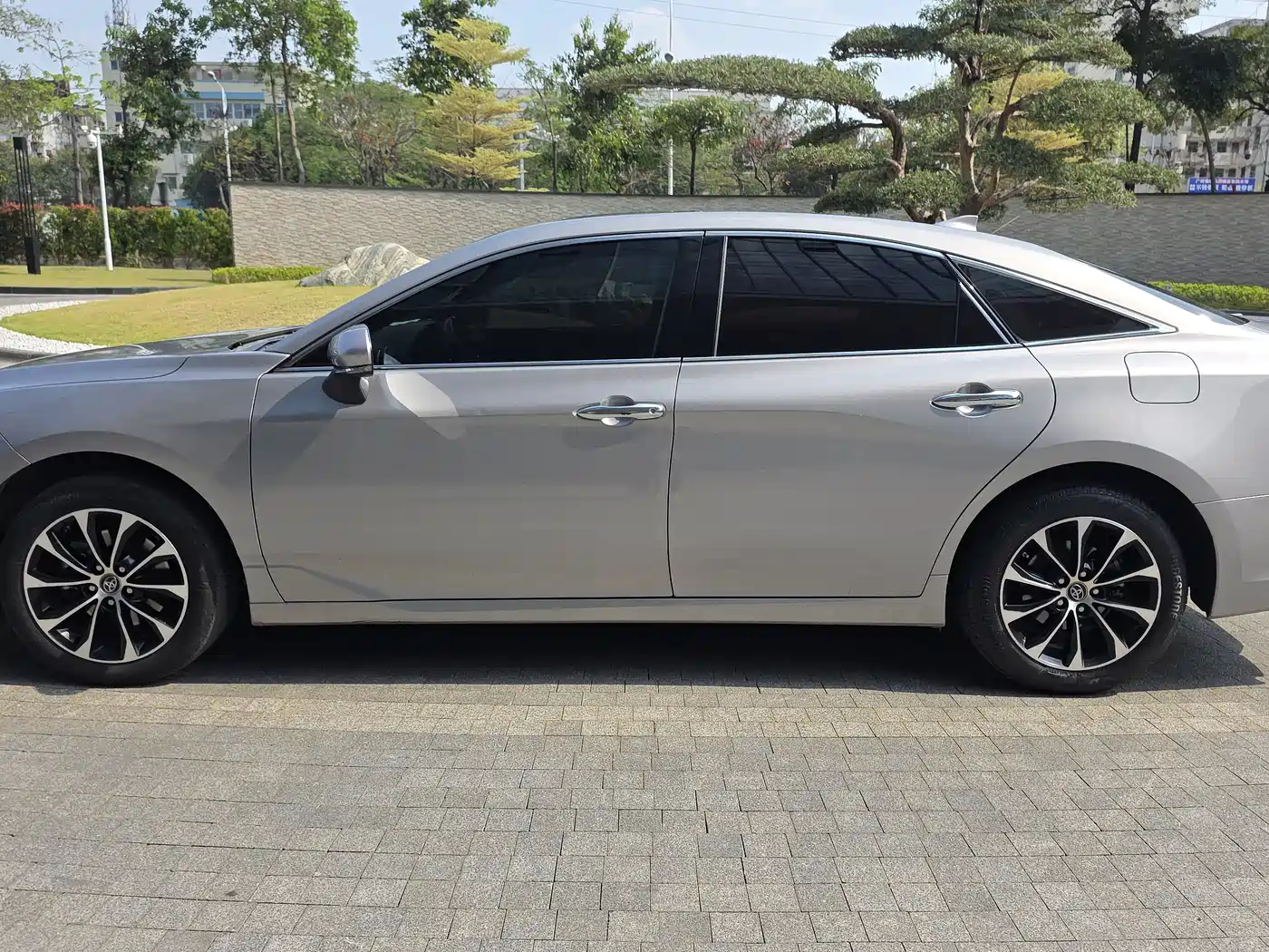 Toyota Avalon 2022 2.5L Luxury Edition фото 11