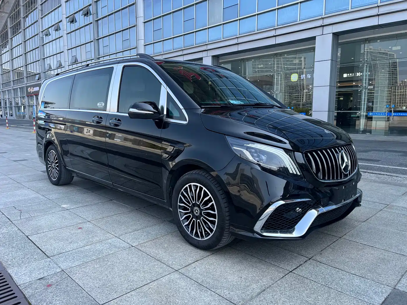 Mercedes-Benz Vito 2023 2.0T Business 7-Seater фото 3