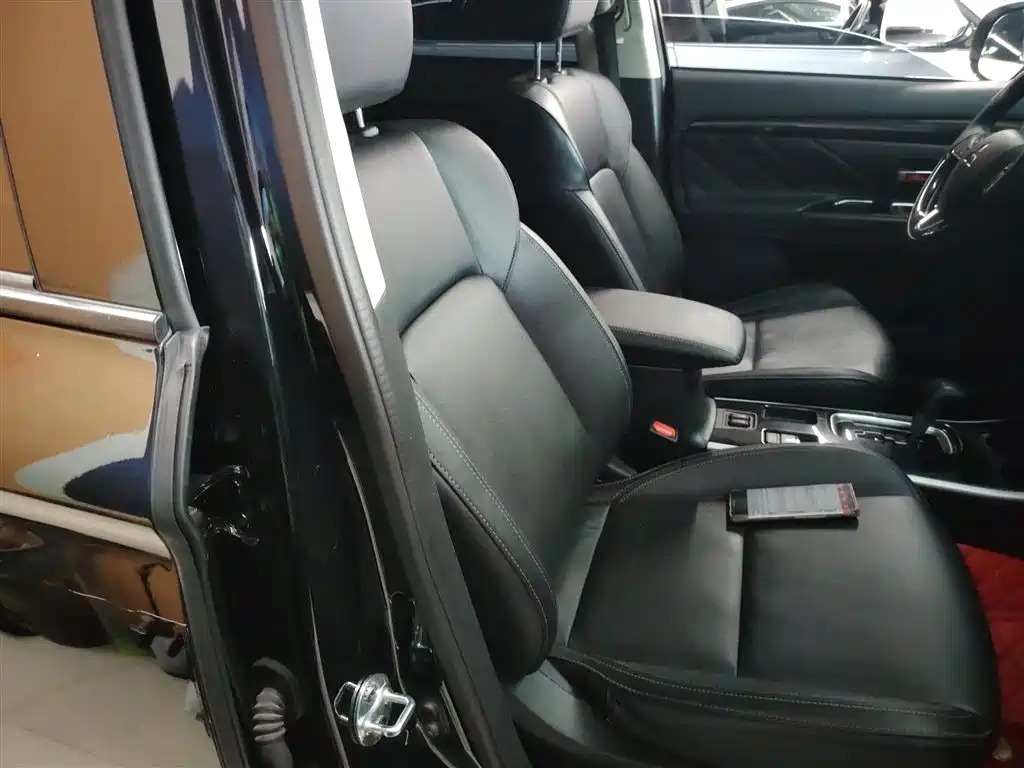Mitsubishi Outlander 2019 2.0L 2WD Enjoy 5-Seater China VI фото 25
