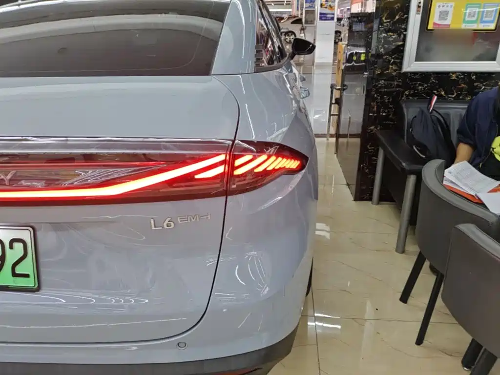 Geely Galaxy Galaxy L6 2025 2025 EM-i 140km Explorer+ Edition