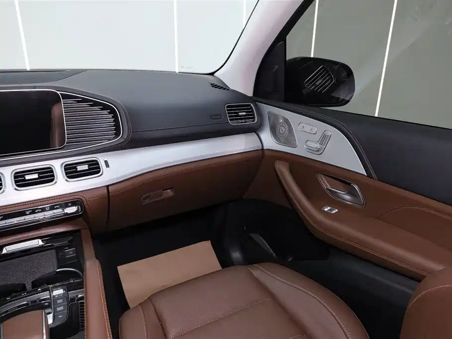 Mercedes-Benz GLE 2024 GLE 450 4MATIC Sport фото 29