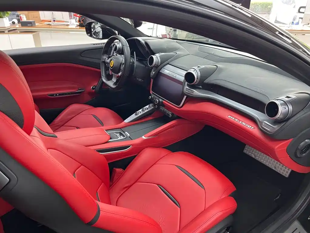 صورة 20 - Ferrari GTC4Lusso