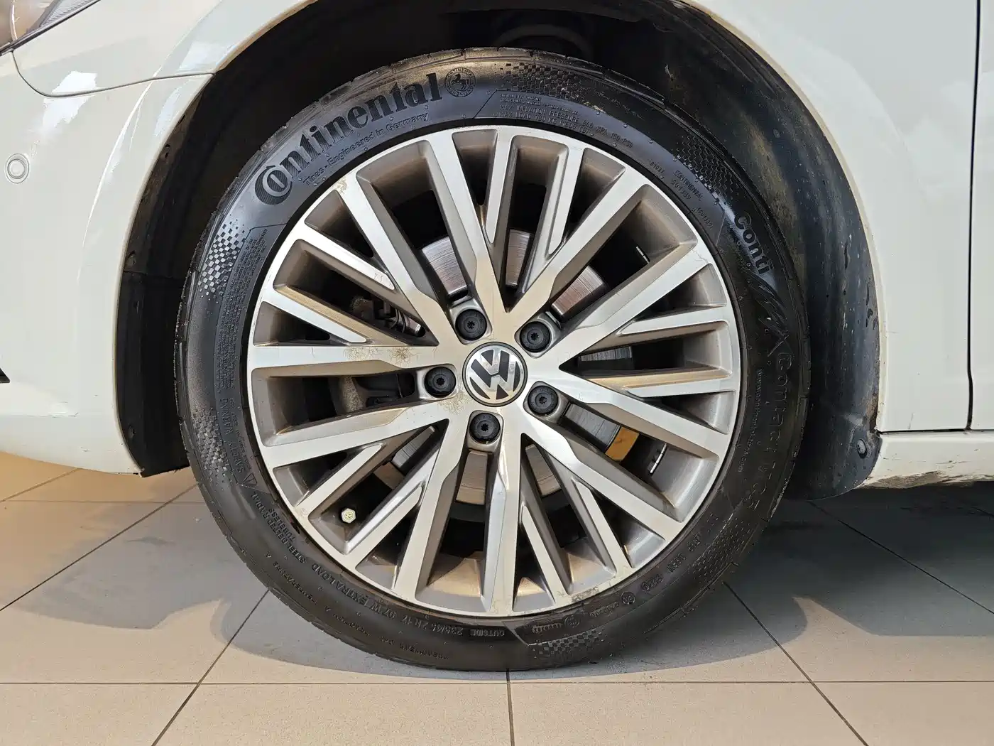 Volkswagen FAW-Volkswagen CC 2016 Model 1.8TSI Luxury фото 6