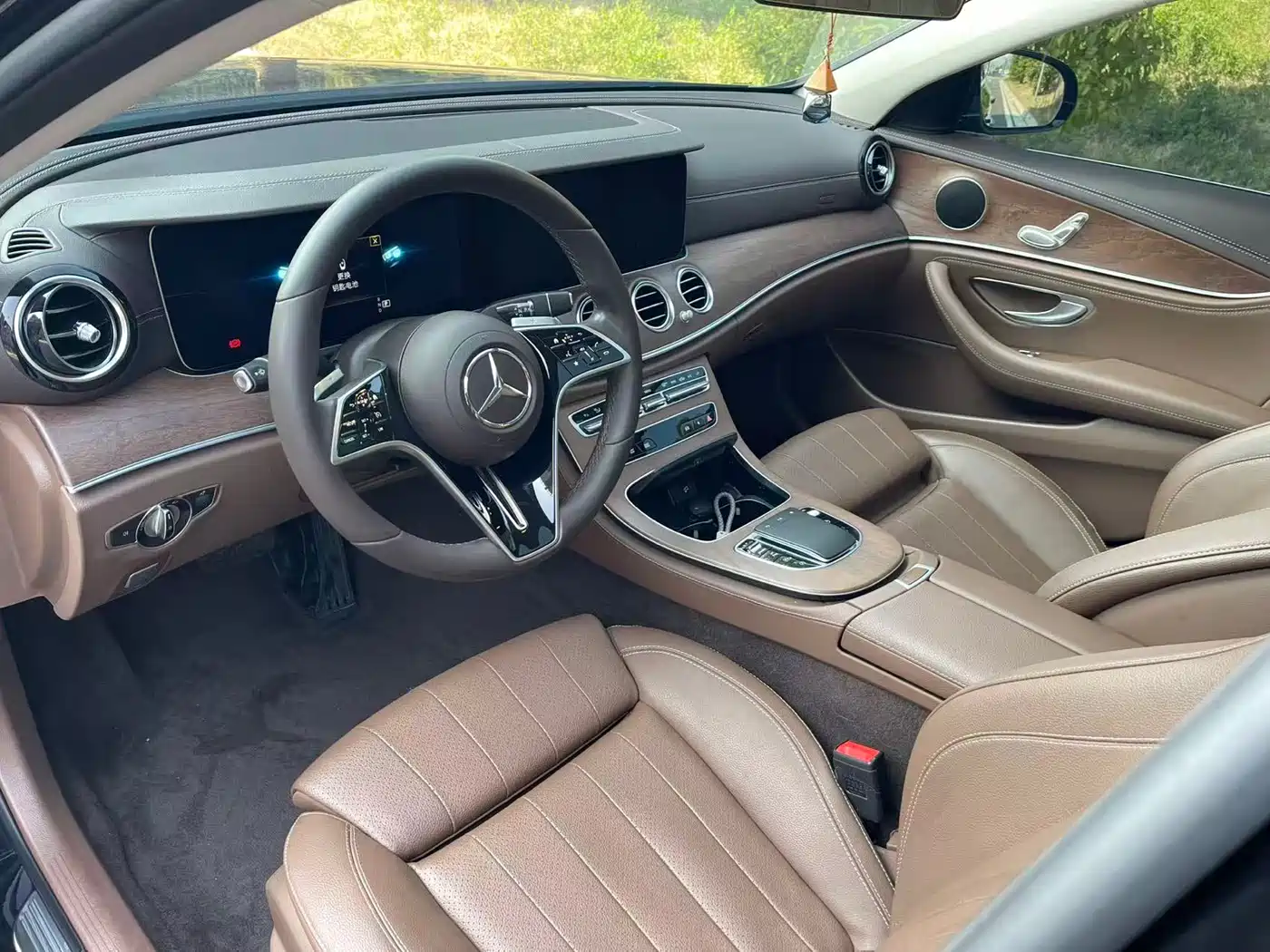 Mercedes-Benz E-Class 2023 E 260 L фото 9