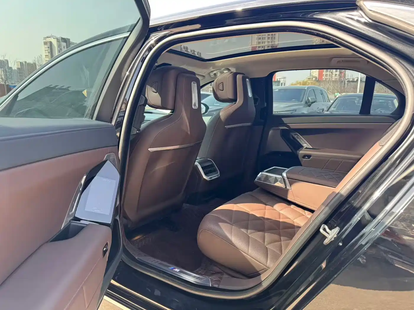 BMW 7 Series 2023 Model 735Li M Sport Package фото 5
