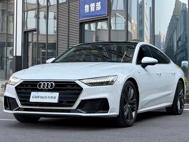 Audi A7 45 TFSI, Select