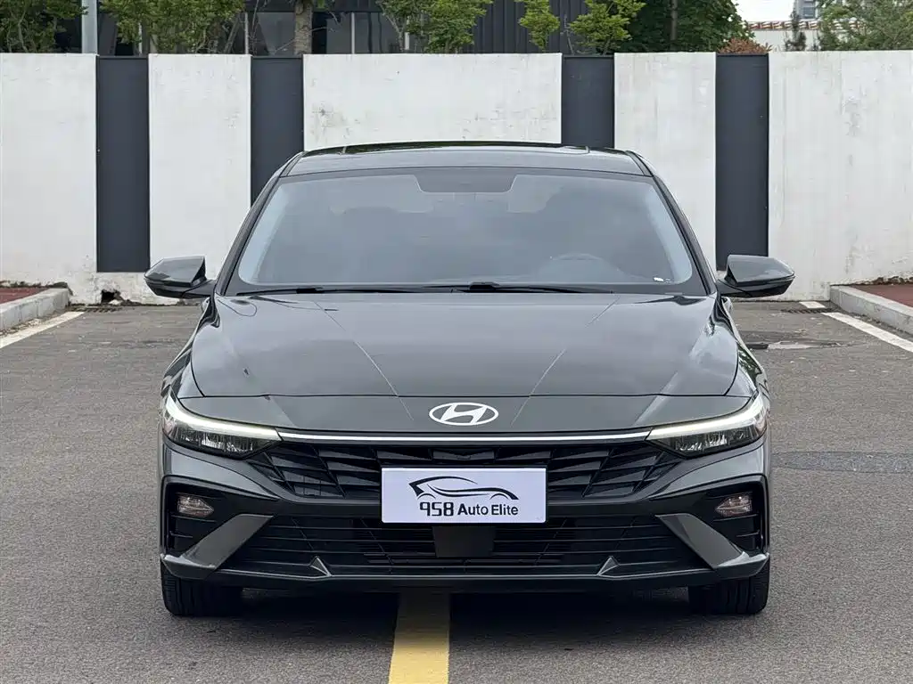 Hyundai Elantra 2023 1.5L CVT GLX Elite Edition фото 2