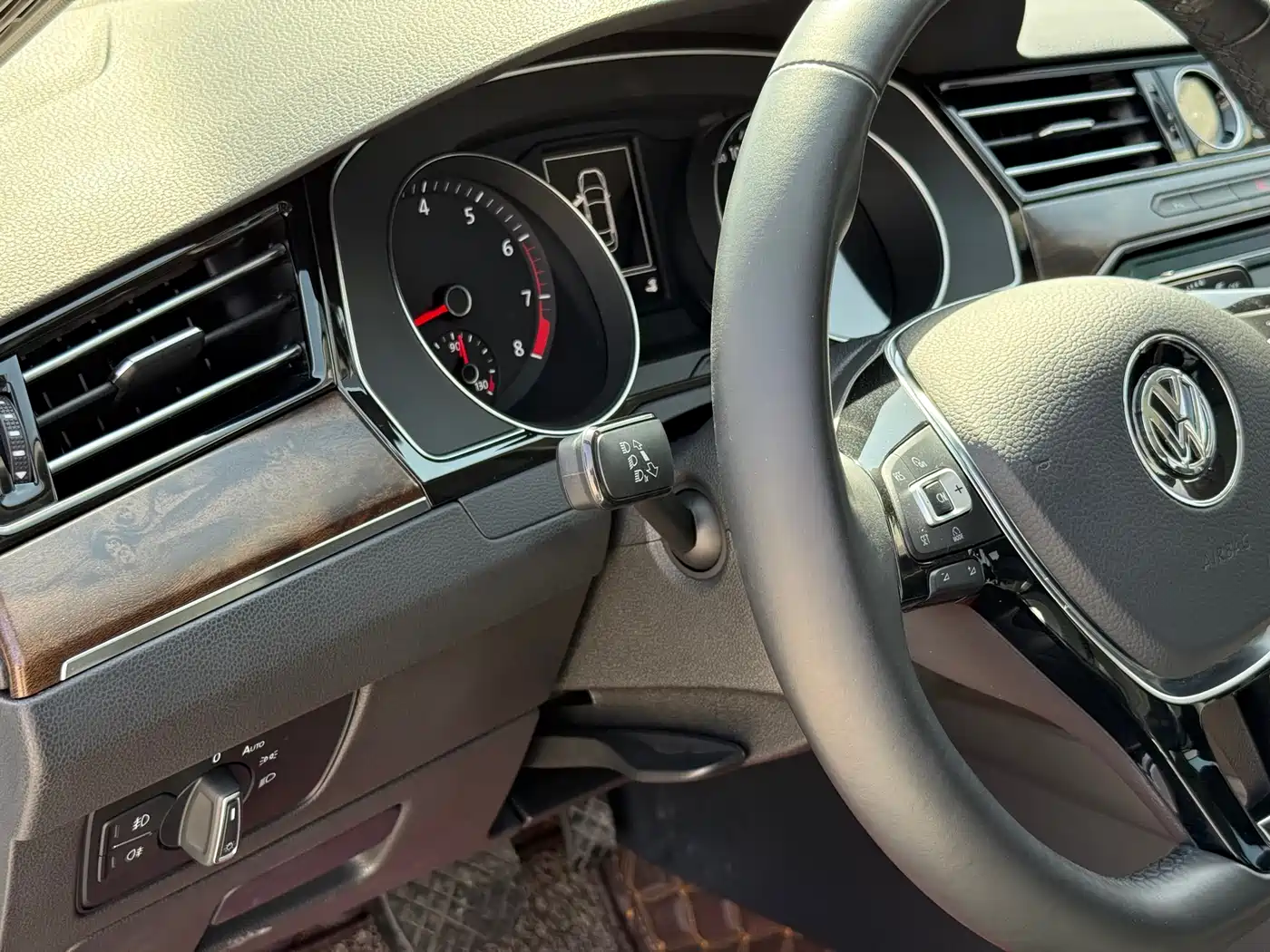 Volkswagen Magotan 2018 330TSI DSG Luxury фото 21