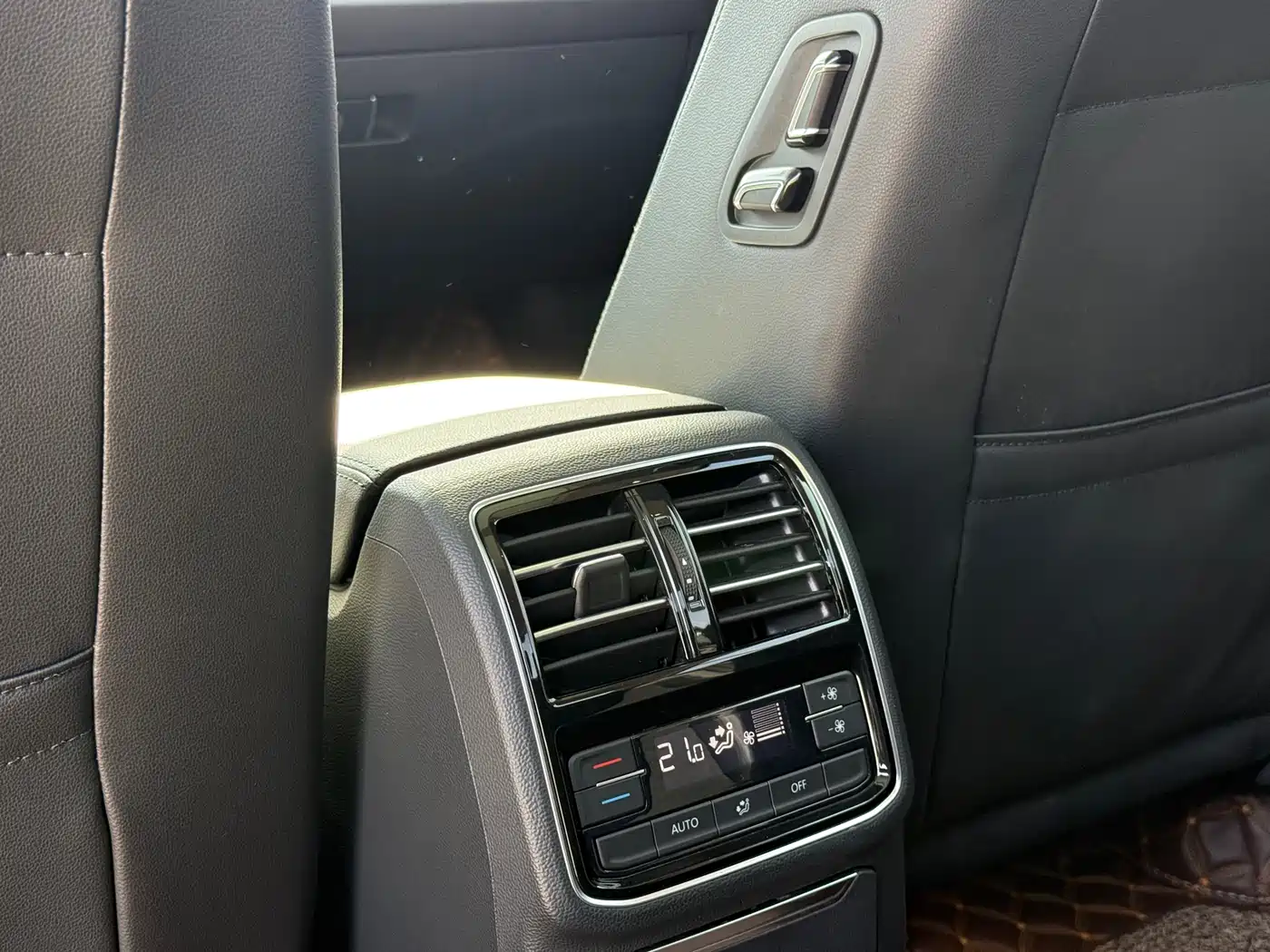 Volkswagen Magotan 2018 330TSI DSG Luxury фото 26