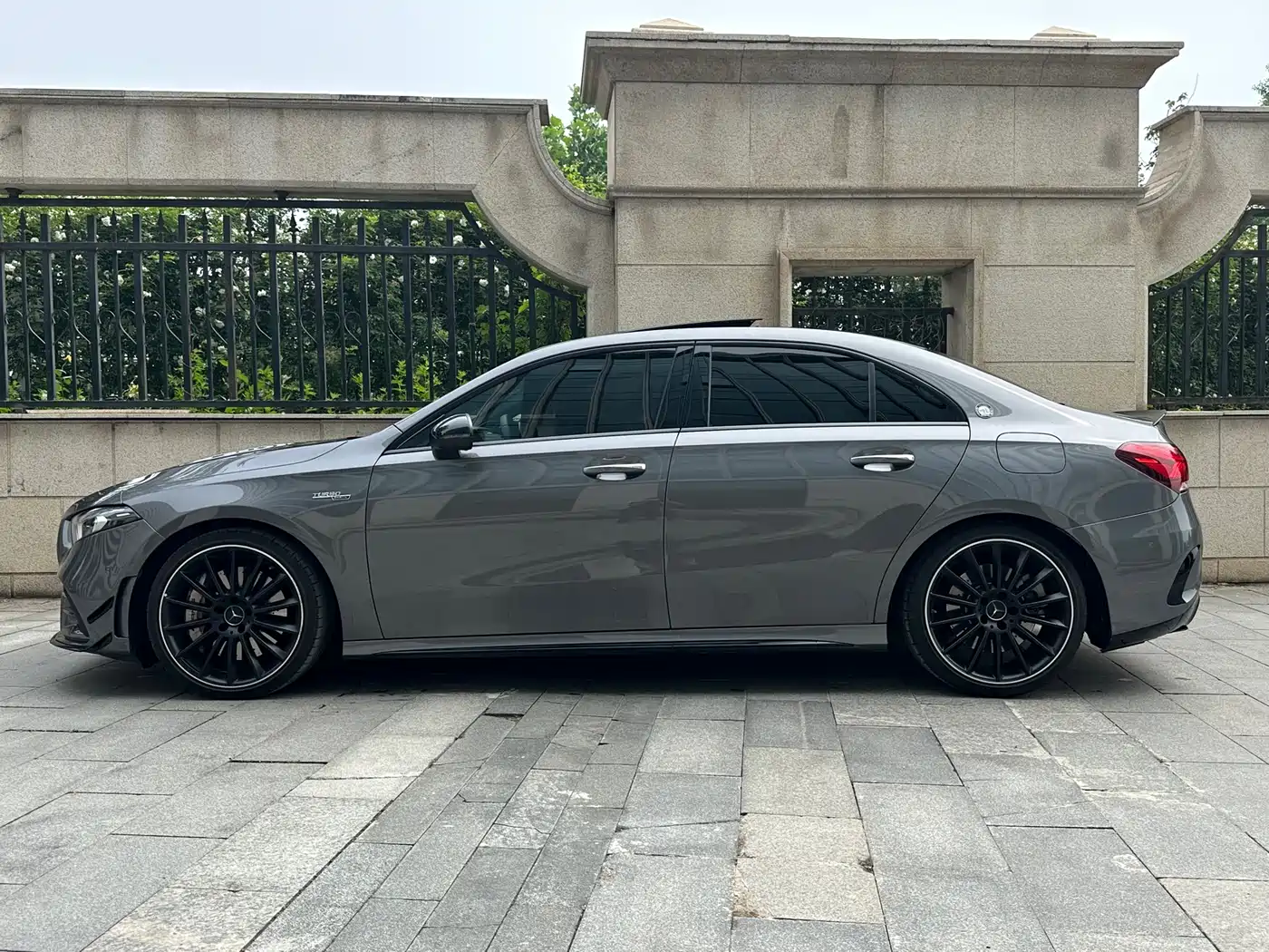 Mercedes-Benz A-Class AMG 2023 Model Year AMG A 35 L 4MATIC фото 2