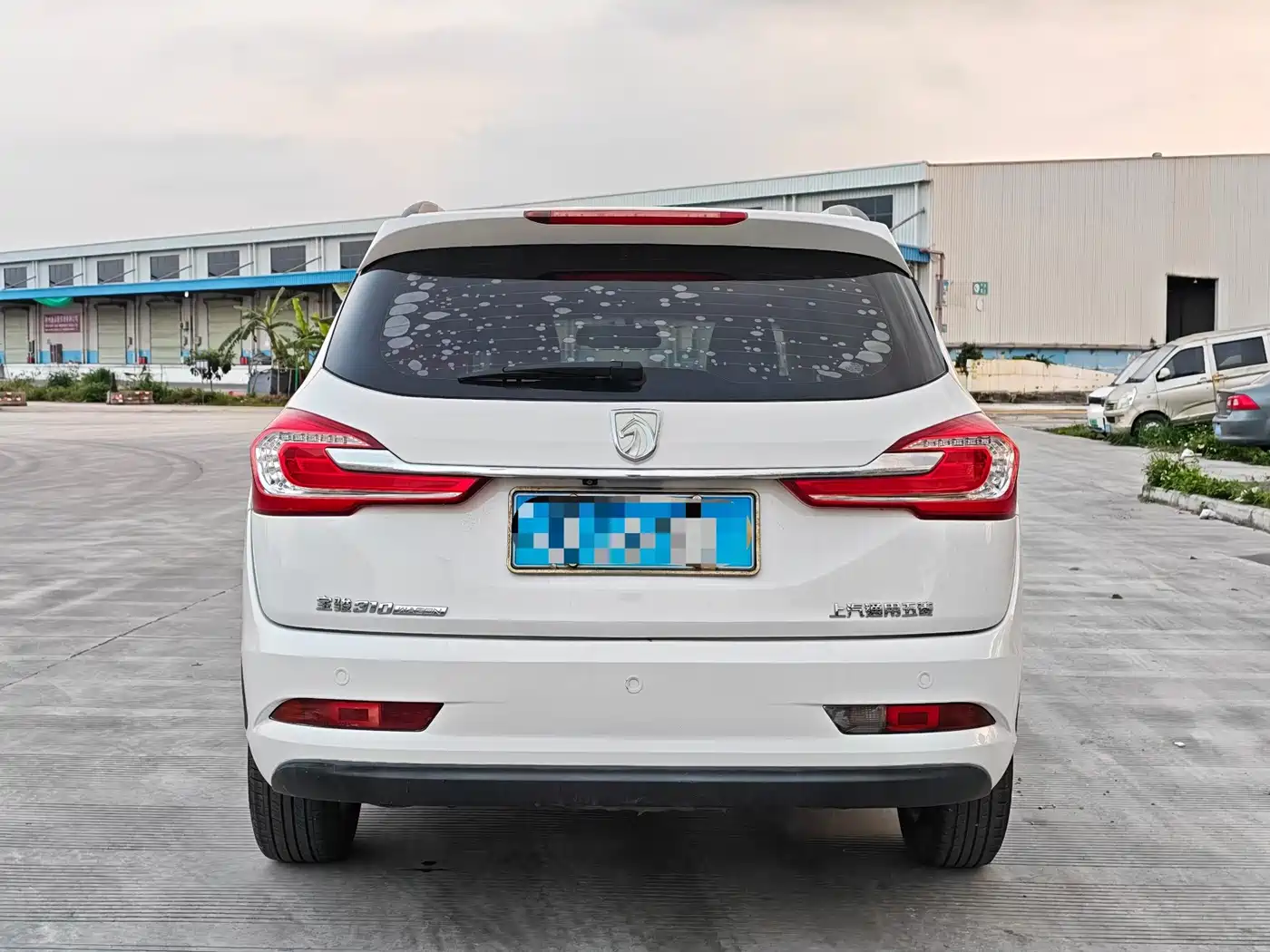 Baojun 310W 2019 2017 1.5L Manual Fashion Edition (China V)