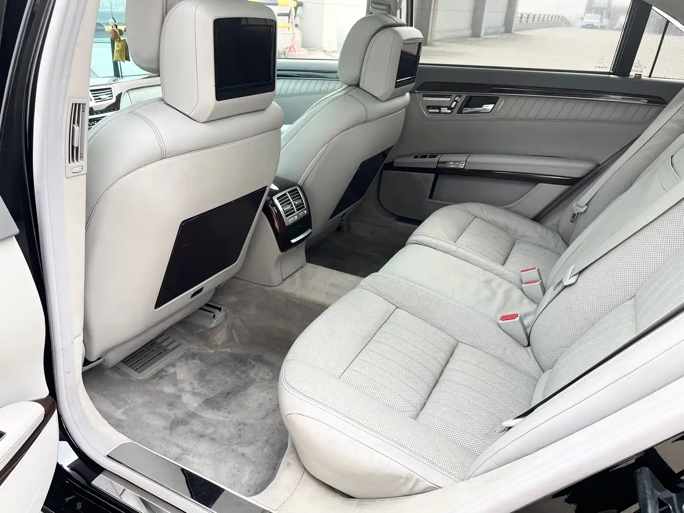 Mercedes-Benz S-Class 2012 S 600 L Grand Edition фото 13