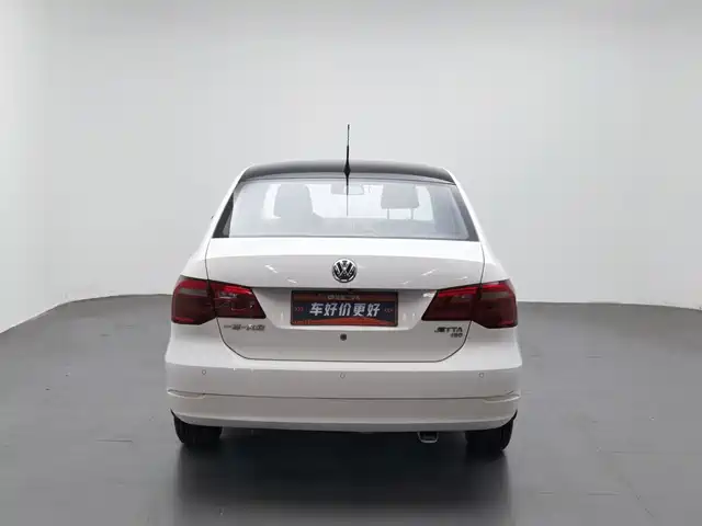 Volkswagen Jetta 2016 1.6L 25th Anniversary Edition — фото 4