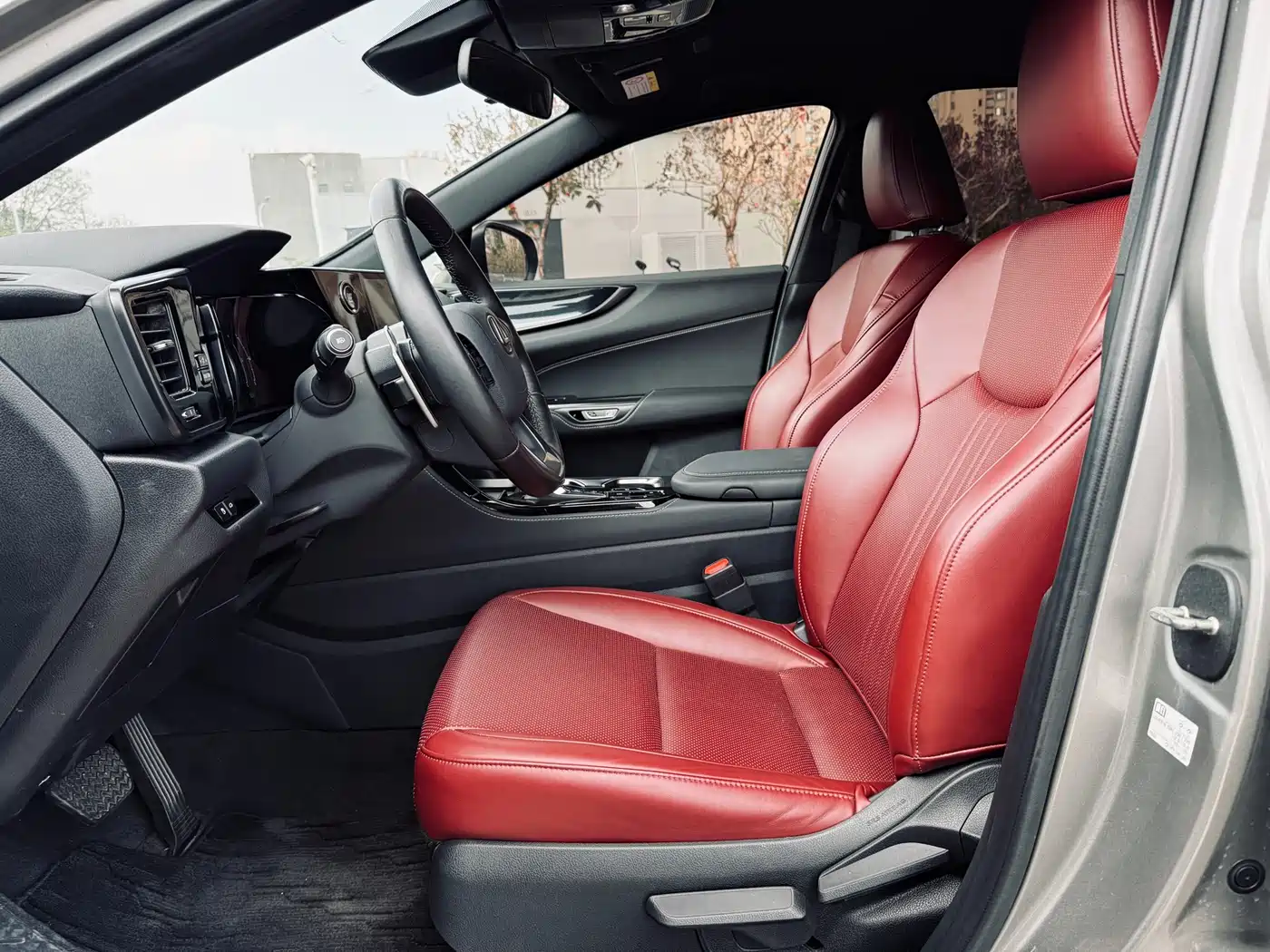 Lexus NX 2023 350h FWD Dynamic Edition фото 17