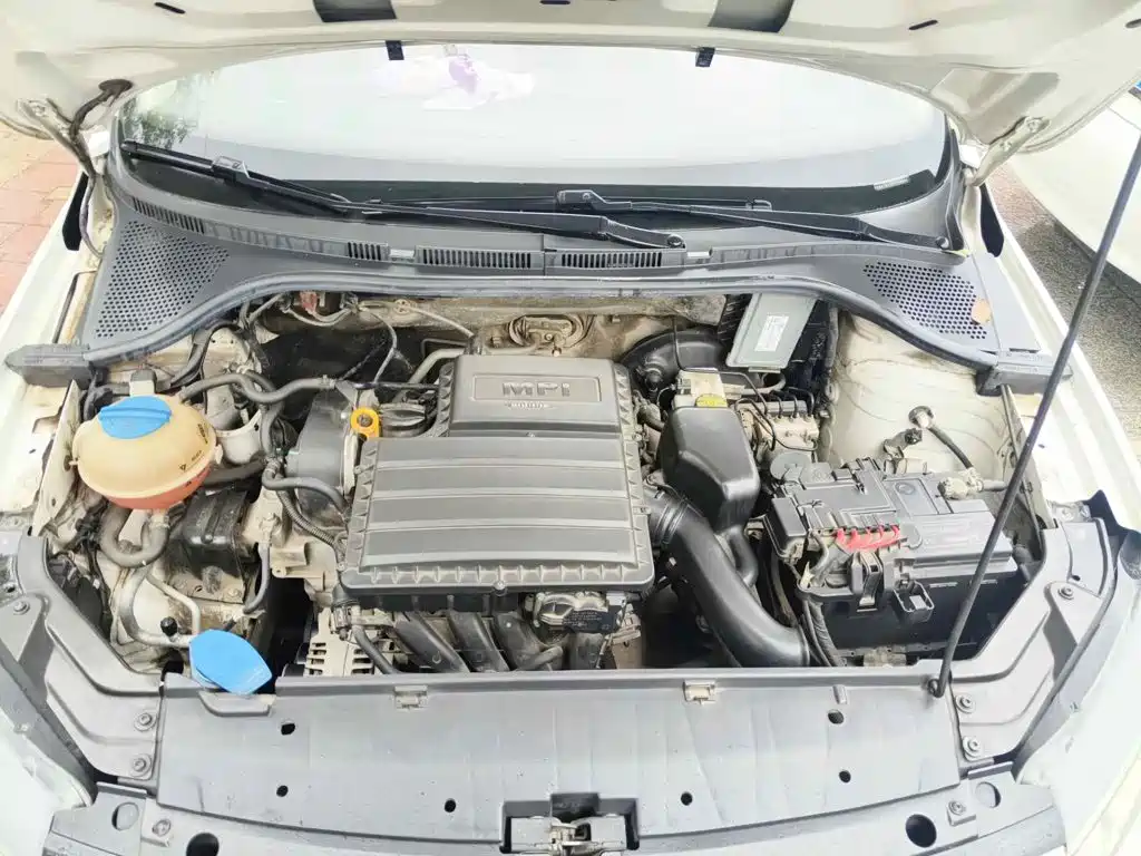 Photo 3 - Volkswagen Jetta