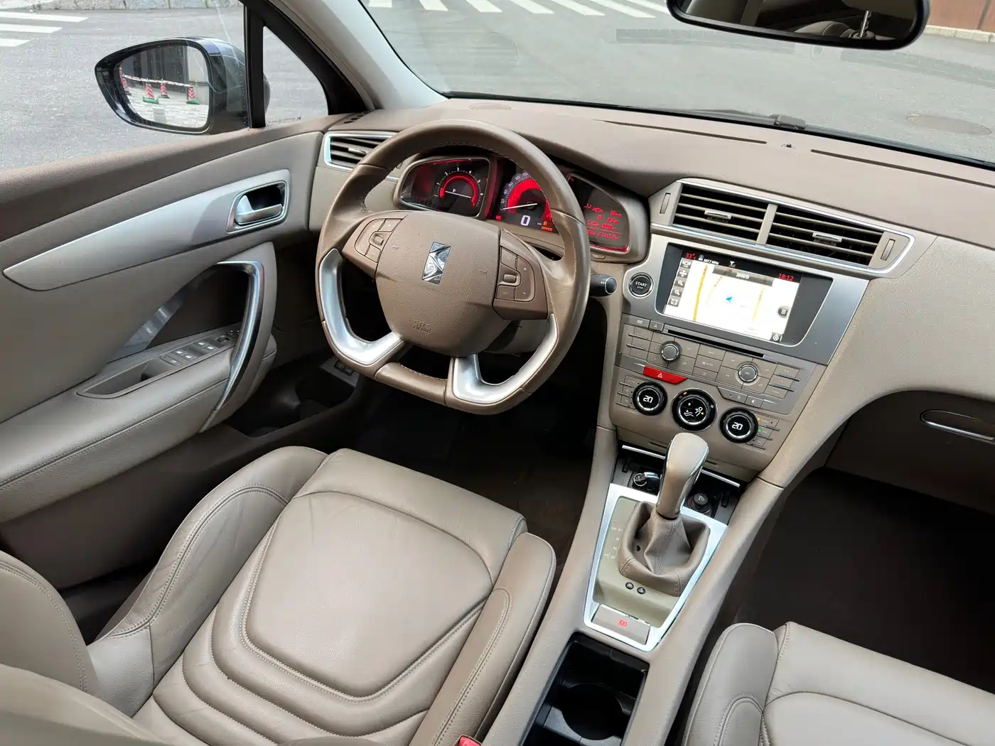 DS 5LS 2015 2014 1.6T Luxury THP160