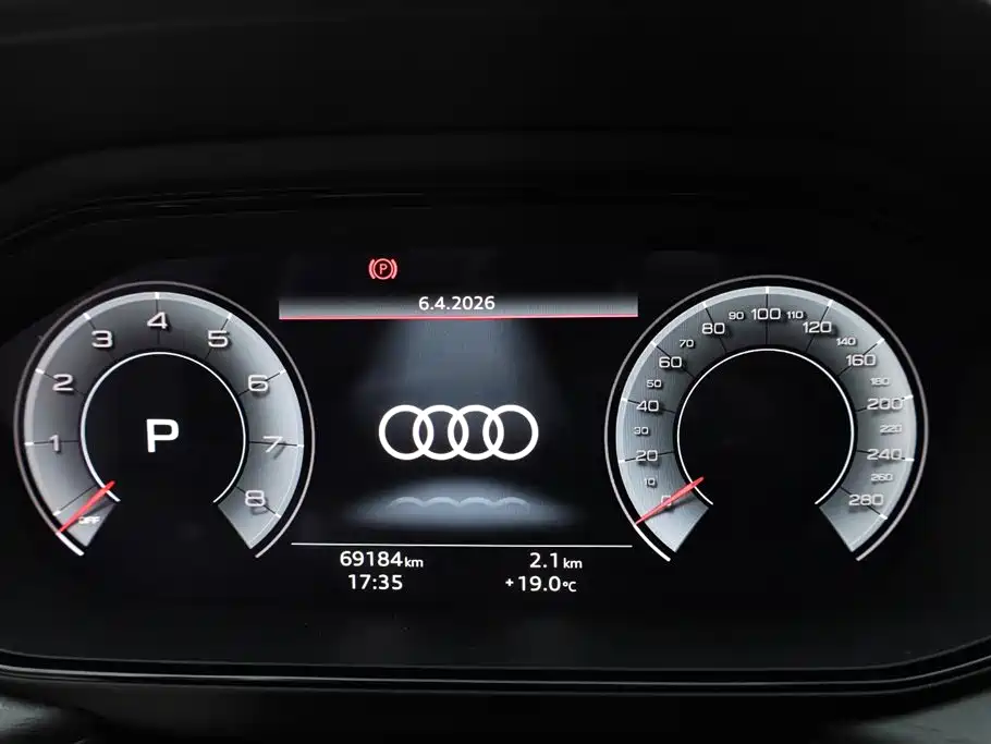 Audi Q6 2024 40 TFSI quattro Cloud View Yulin Package 7-seater фото 16