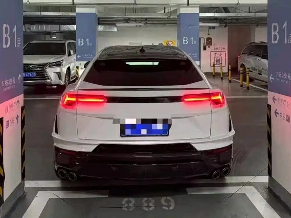 2024 Lamborghini Urus