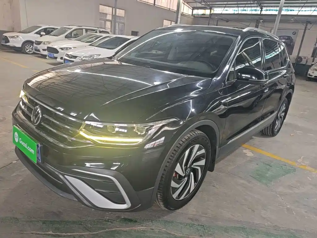 Фото 2 - Volkswagen Tiguan L