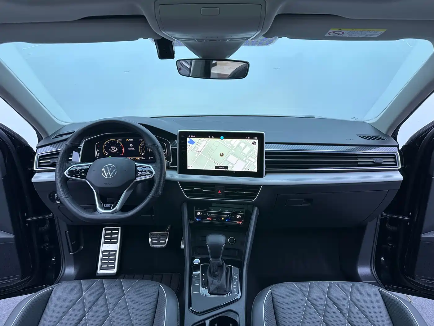 Volkswagen Tiguan L 2023 330TSI Auto 2WD R-Line Premium Edition фото 12