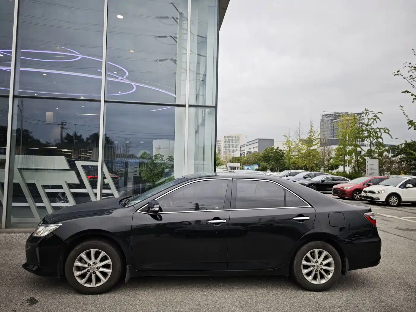 Фото 3 - Toyota Camry