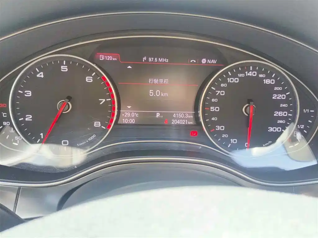 Фото 4 - Audi A6L