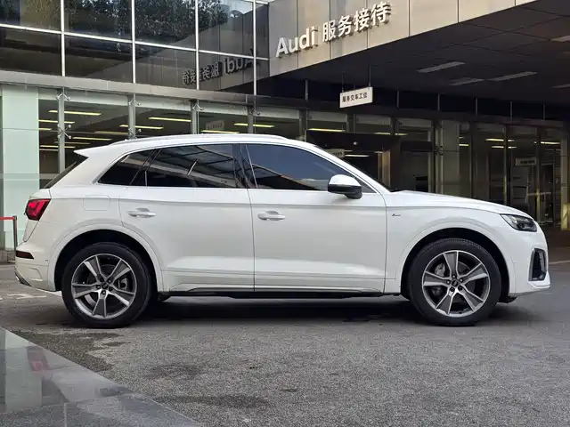 Audi Q5L 2022 45T Luxury Dynamic — фото 5
