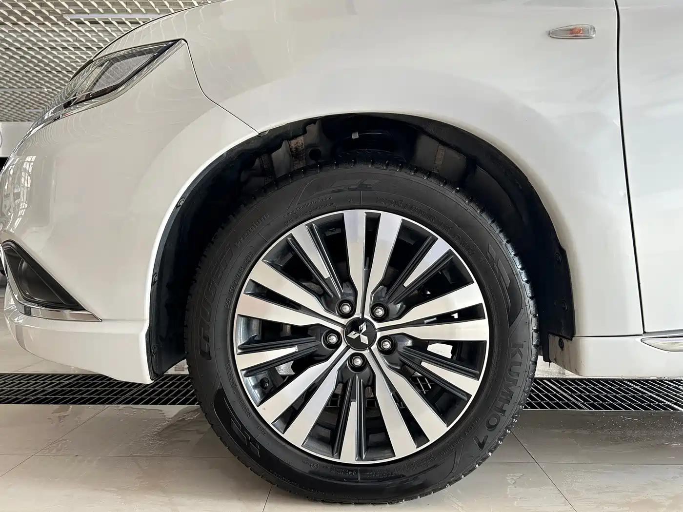 Mitsubishi Outlander 2021 2.0L 2WD Smooth Ride Version 5-Seater фото 7