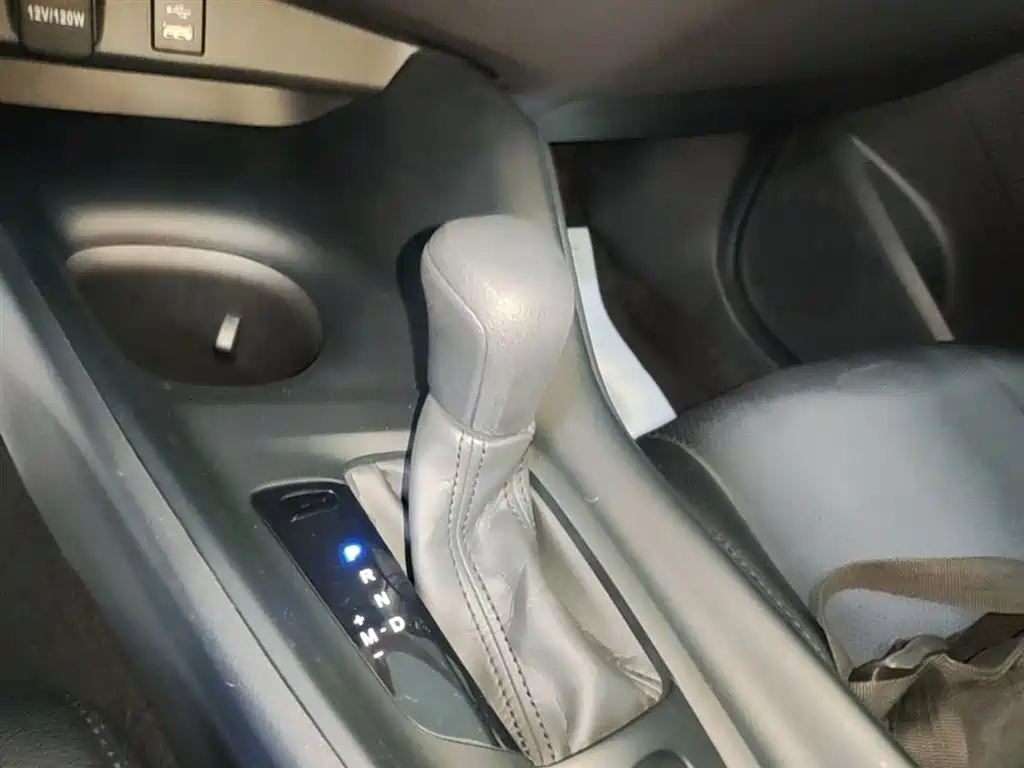 Toyota C-HR 2023 Model 2.0L Comfort Edition фото 14