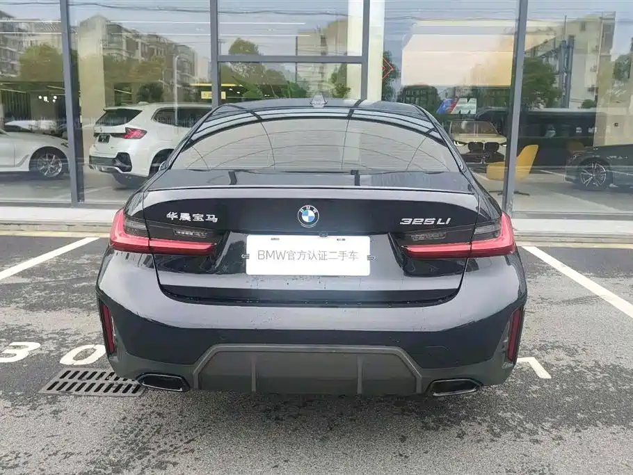 BMW 3 Series 2024 325Li M Sport Shadowline Package фото 12