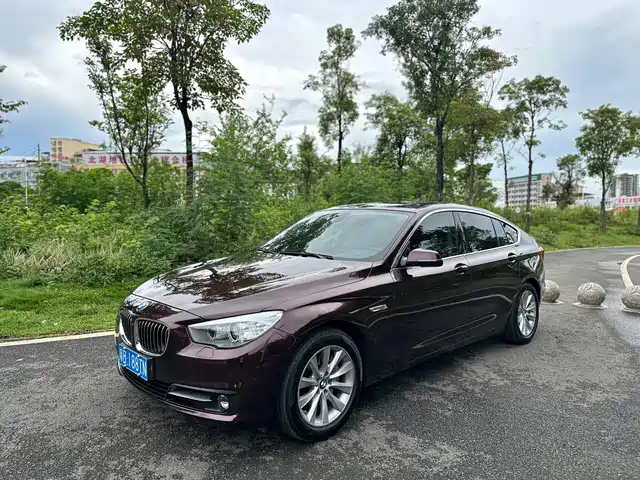 BMW 5 Series GT 2015 528i Leading — фото 1
