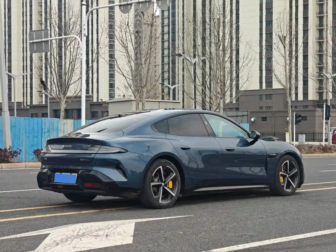 XIAOMI CAR XIAOMI SU7