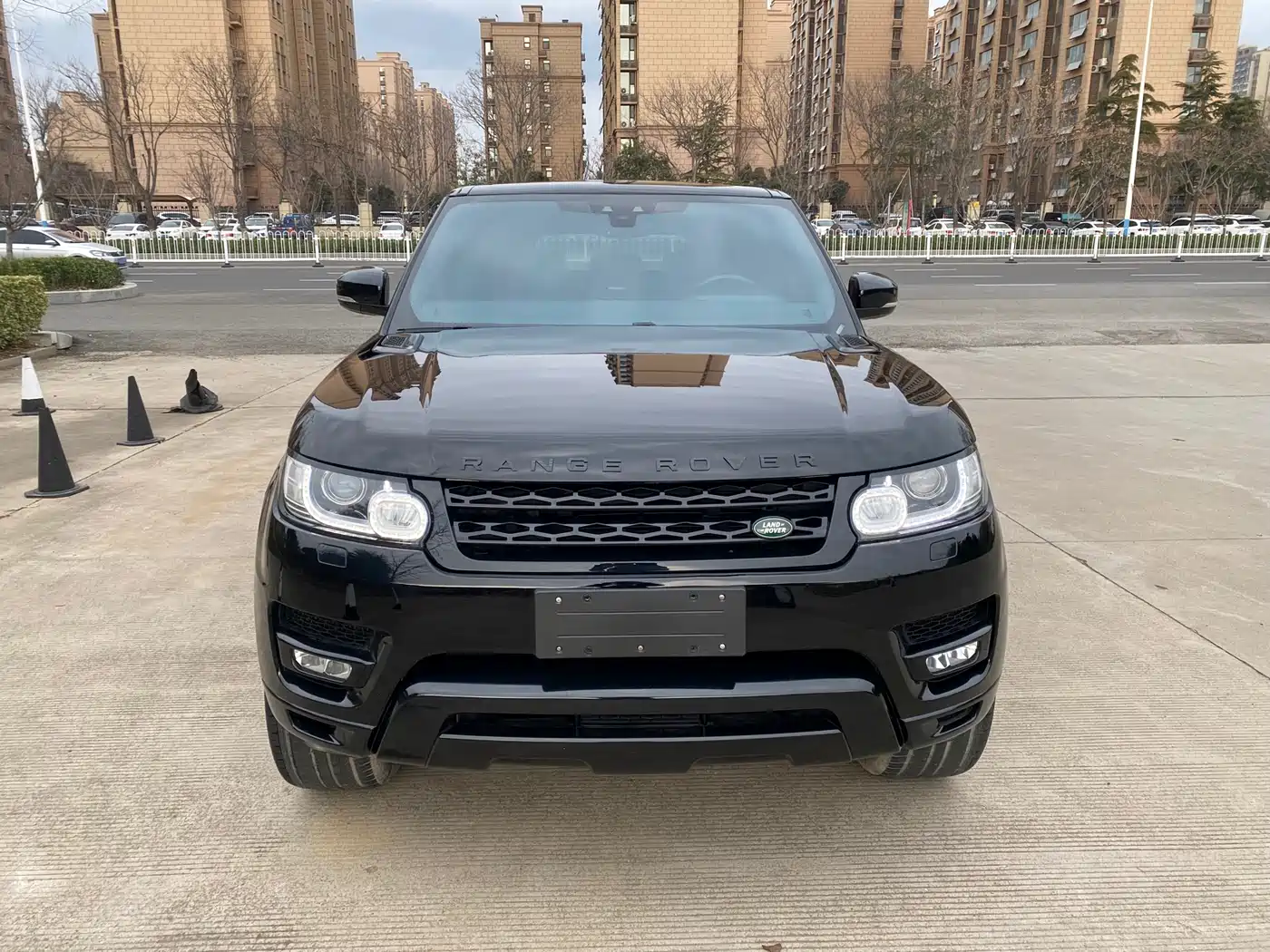 Land Rover Range Rover Sport 2017 3.0 SC V6 SE фото 2