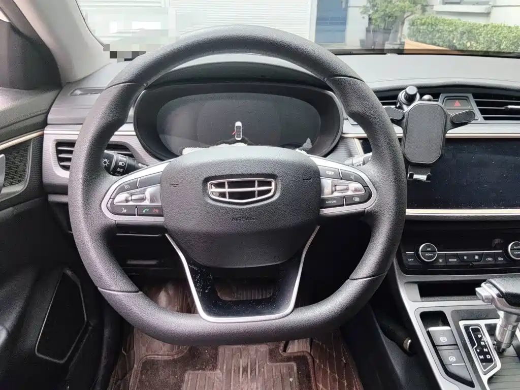 Фото 6 - Geely Emgrand GL