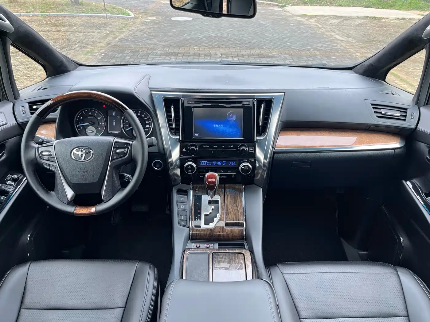 Toyota Alphard 2018 3.5L Luxury фото 7
