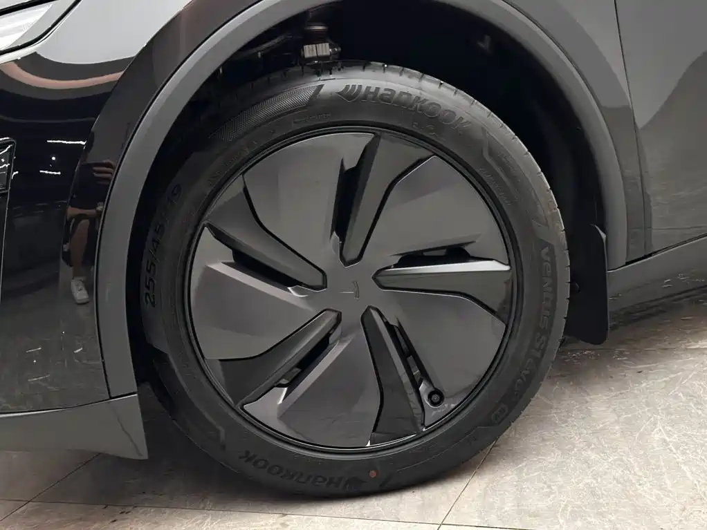 Tesla Model Y 2026 2026 Facelift Long Range Rear-Wheel Drive