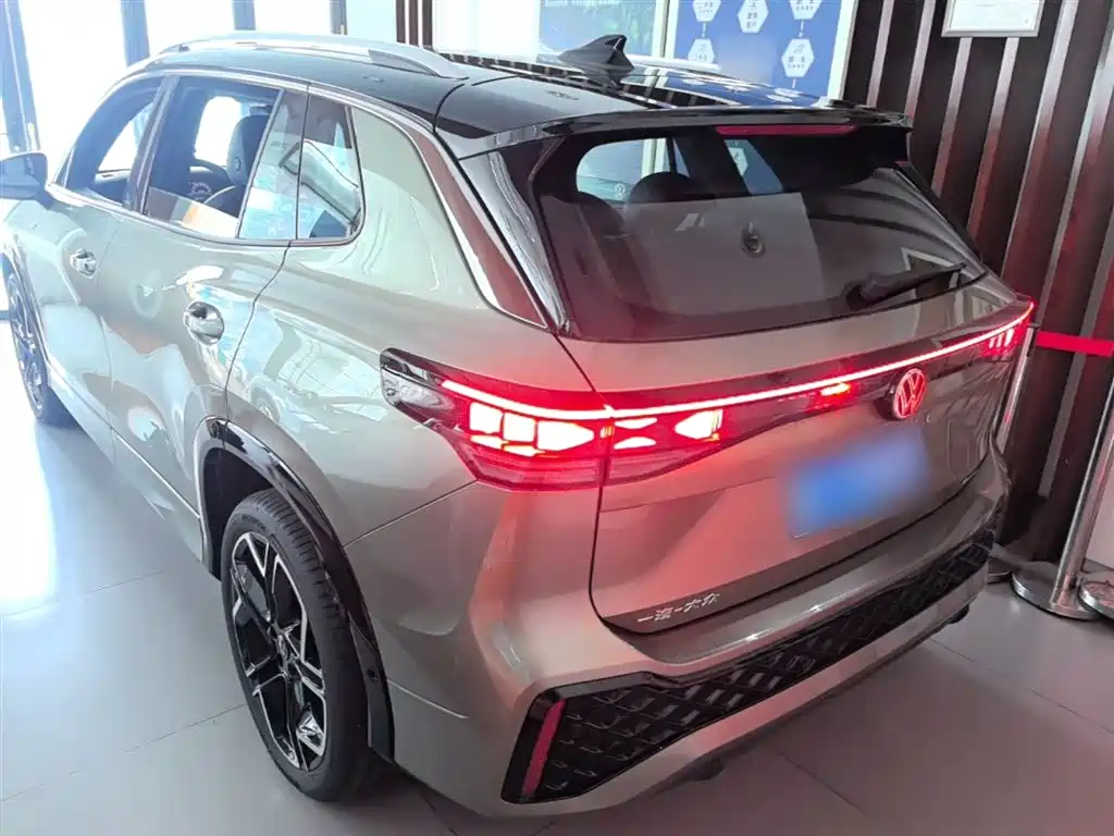 Volkswagen Tayron 2025 Tayron L 380TSI 4WD Luxury фото 5