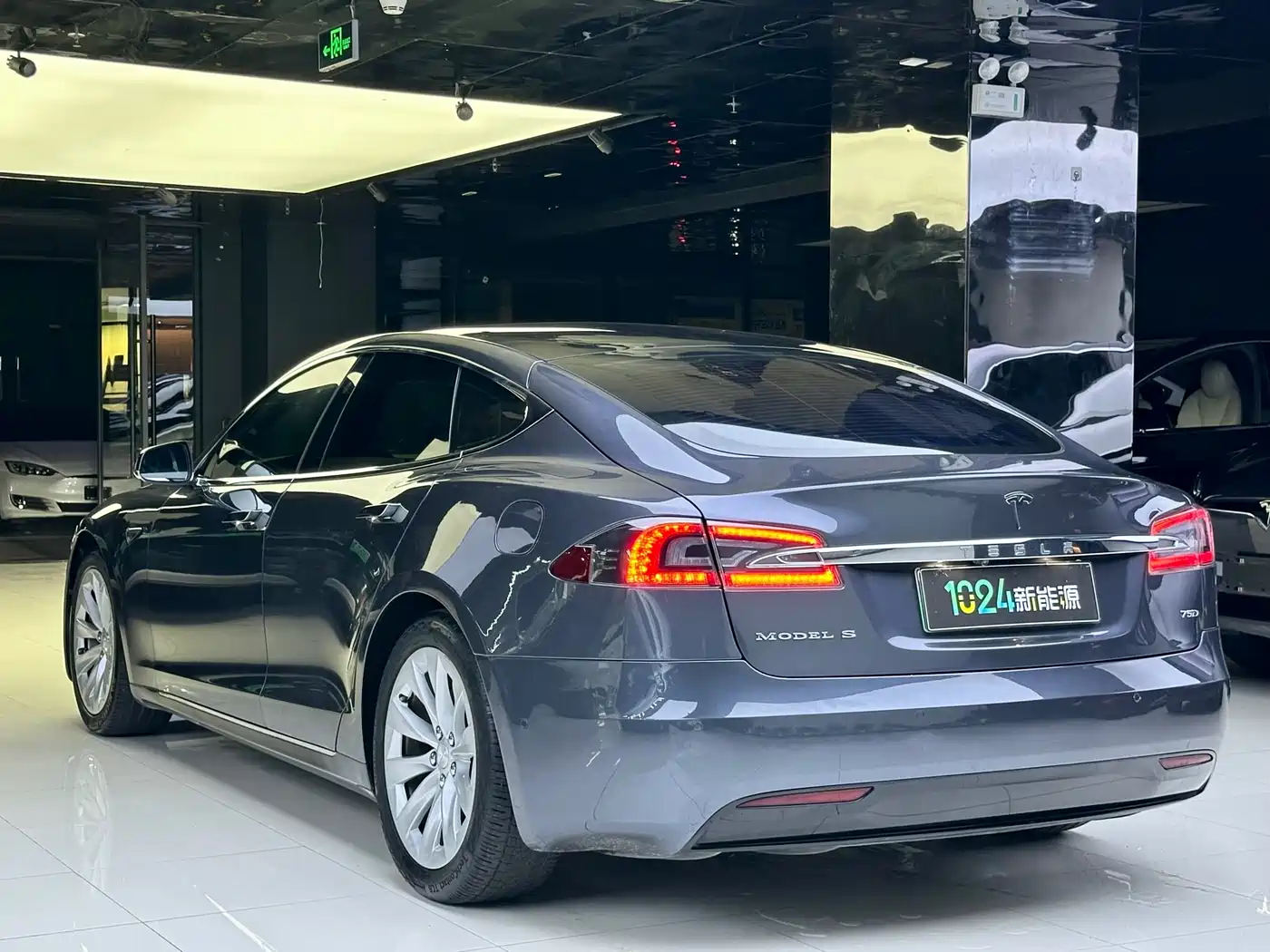TESLA MODEL S