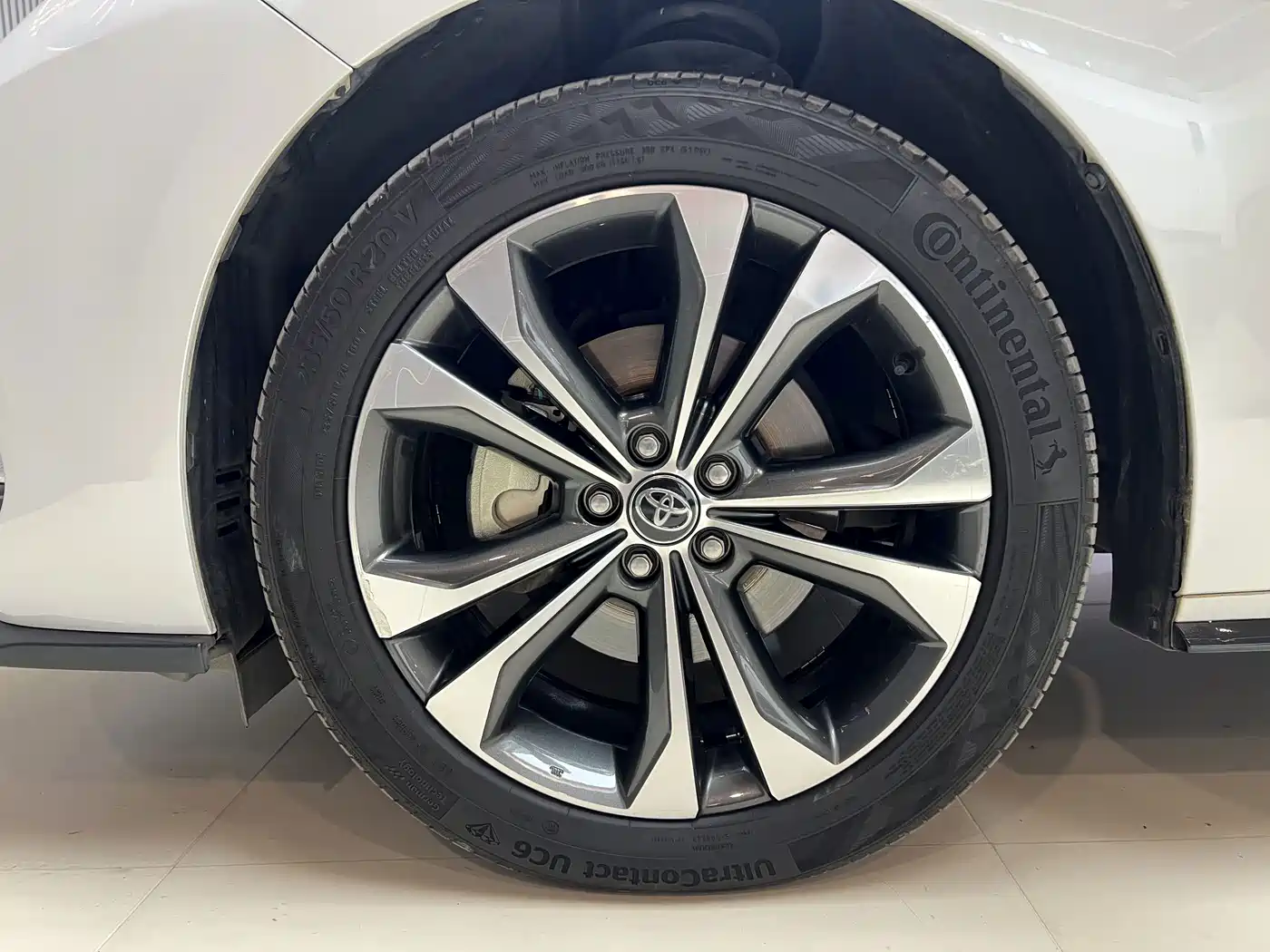 Toyota Granvia 2023 2022 2.5L Hybrid Premium Edition
