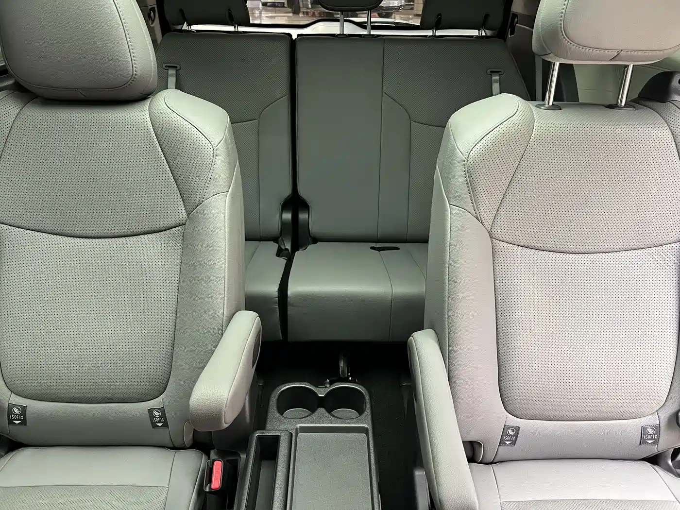 Toyota Granvia 2023 2022 2.5L Hybrid Premium Edition