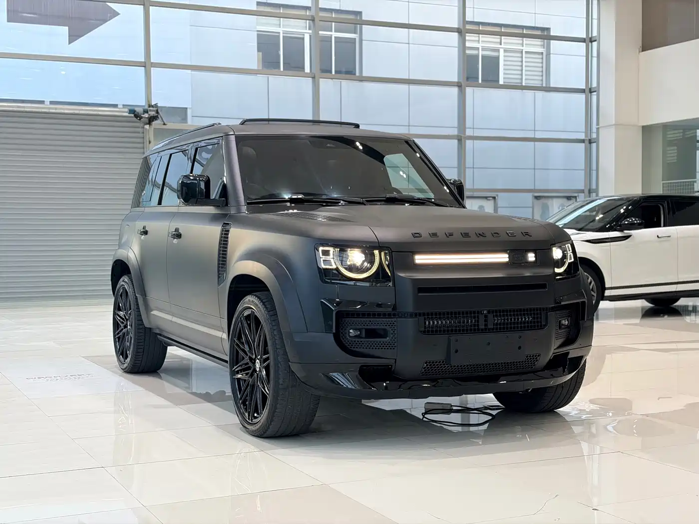 Фото 5 - Land Rover Defender