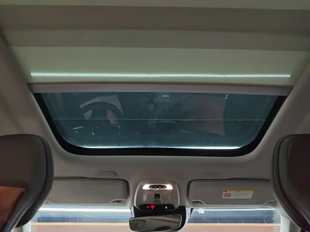 Photo 18 - Volvo S90