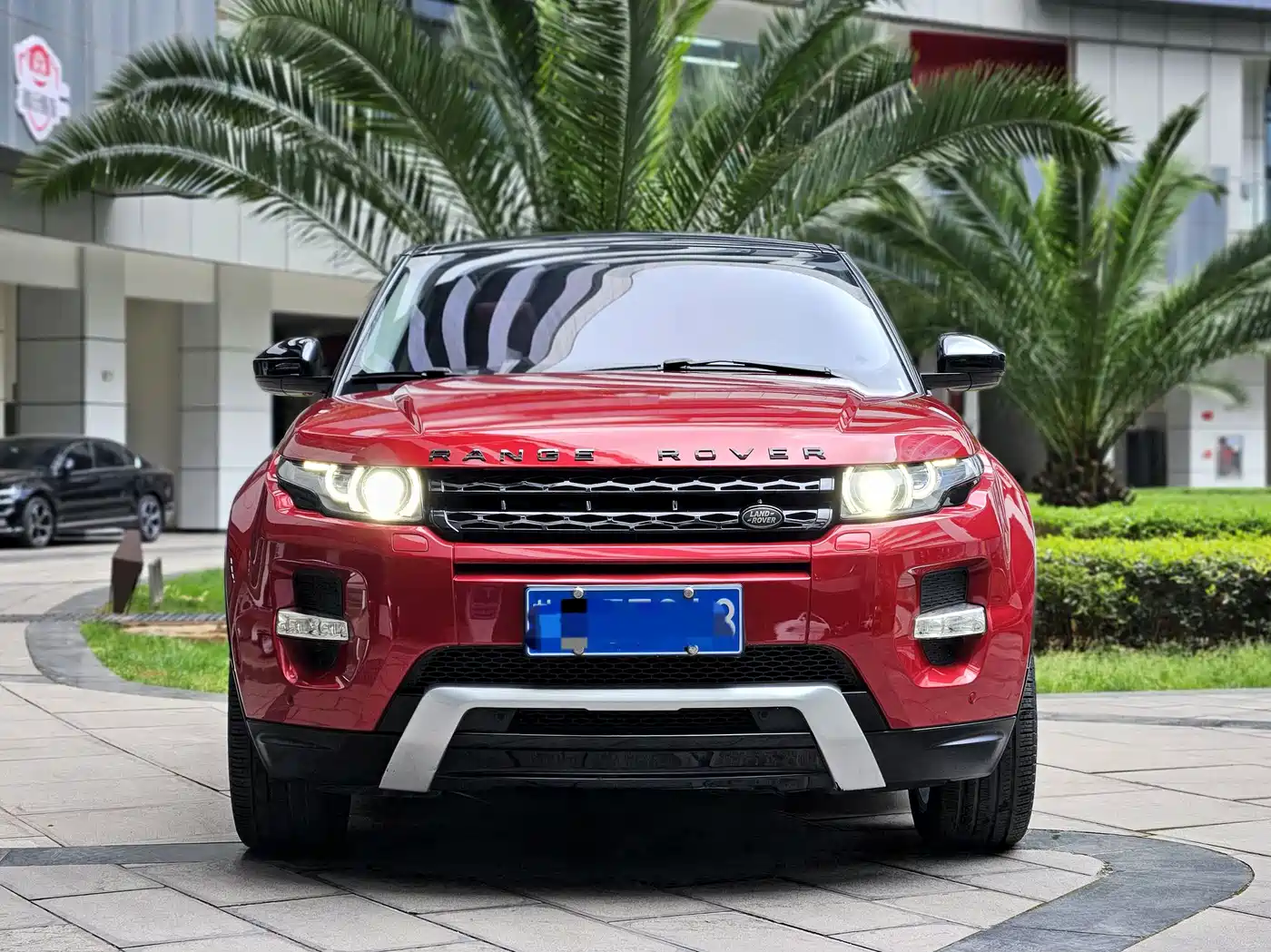 Land Rover Range Rover Evoque (Import) 2014 2.0T 5-door Brilliance Sport фото 2