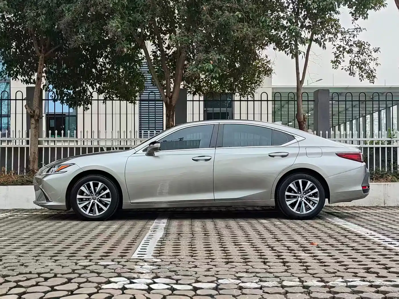 Lexus ES 2020 Model 260 Excellence Edition China V фото 3