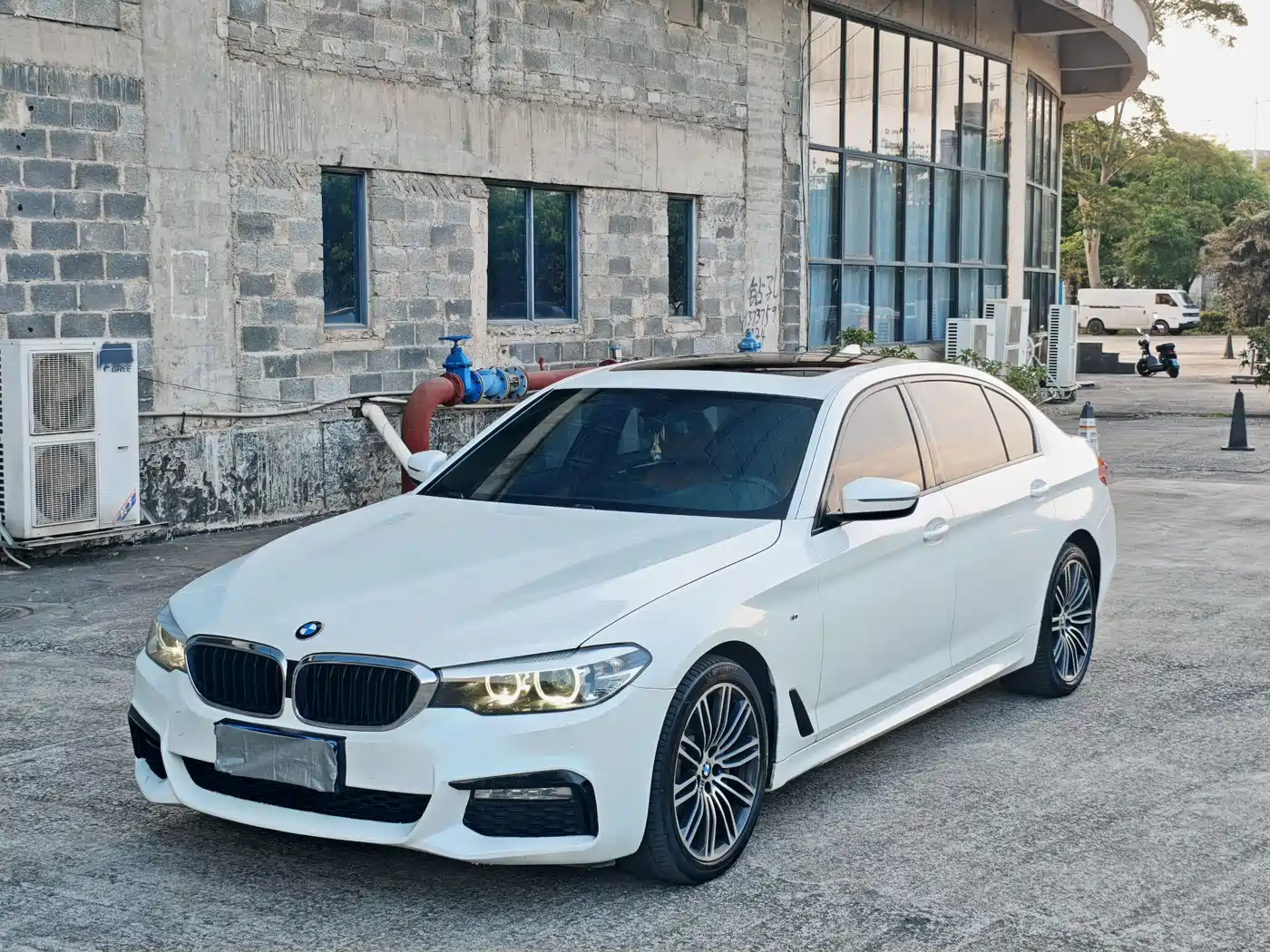 BMW 5 Series 2018 530Li xDrive M Sport Package фото 2