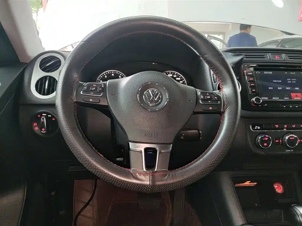 Volkswagen Tiguan 2016 Model 300TSI Automatic 2WD Comfort Edition фото 11