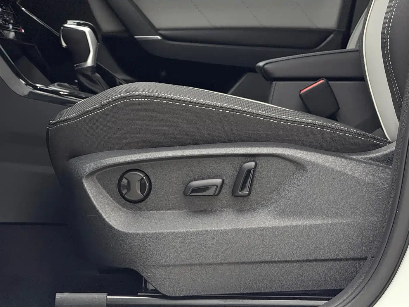Volkswagen Tayron 2023 280TSI 2WD Luxury Plus Advanced Edition фото 21