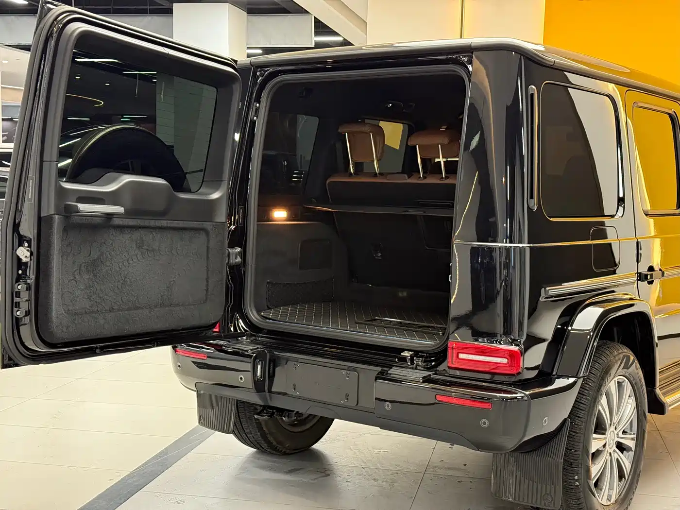 Mercedes-Benz G-Class 2024 G 350 фото 28