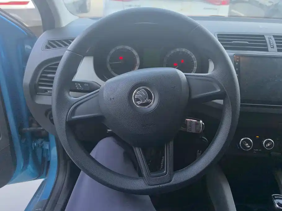 Škoda Fabia 2016 2016 1.4L Automatic Car Enjoy Edition